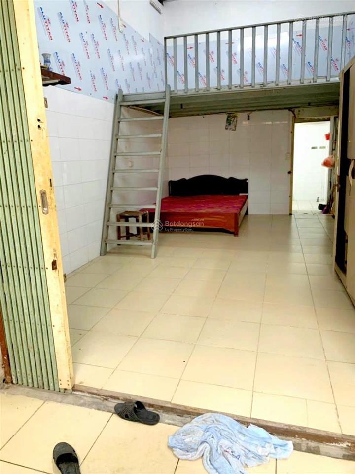 Nhà hiếm khu vực gần bệnh viện bạch mai, da liễu. diện tích 41m2 xây 2 tầng cách chợ 20m ngõ xe máy