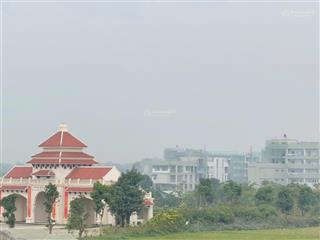 Bán nhanh lô góc 538m/200tc đối diện cổng đhqg cs hoà lạc . ngay chân ga tàu meetro số 5 .