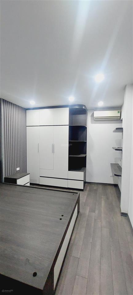 Bán gấp nhà quang trung, gần ô tô, sau nhà mặt phố 35m2 x5t chỉ 7.3 tỷ.
