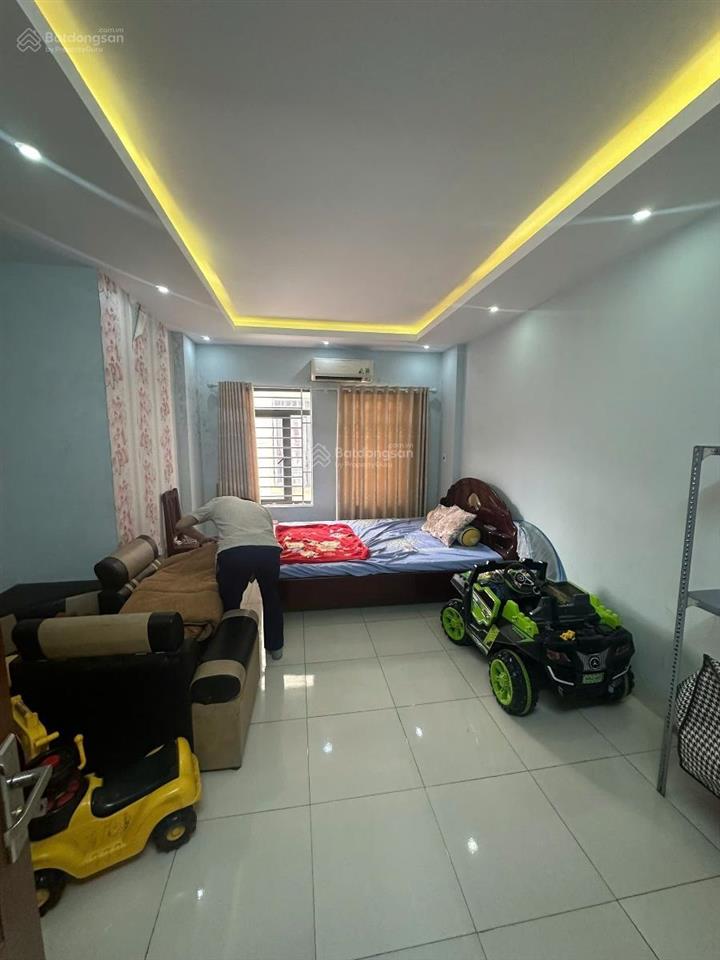 Bán nhanh nhà phố xốm gần đh đại nam gần ô tô 38m2 x5t giá 5.6 tỷ.