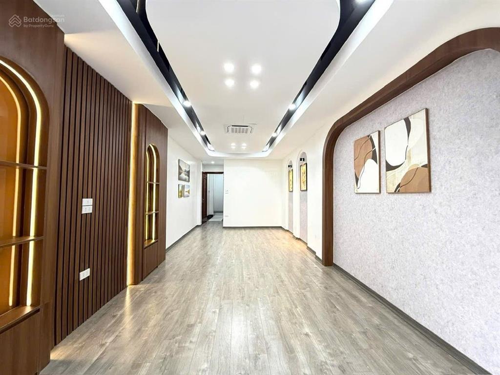 Bán gấp liền kề la khê ô tô tránh vỉa hè kinh doanh sầm uất 50m2 x6t nhỉnh 17 tỷ.