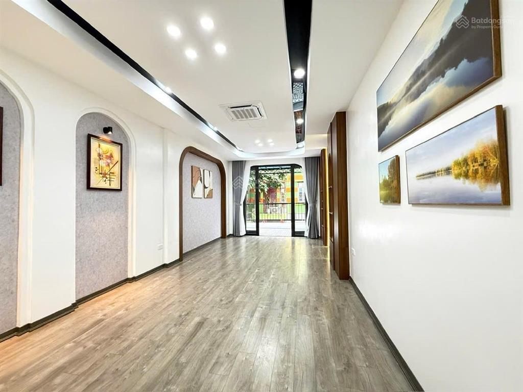 Bán gấp liền kề la khê ô tô tránh vỉa hè kinh doanh sầm uất 50m2 x6t nhỉnh 17 tỷ.