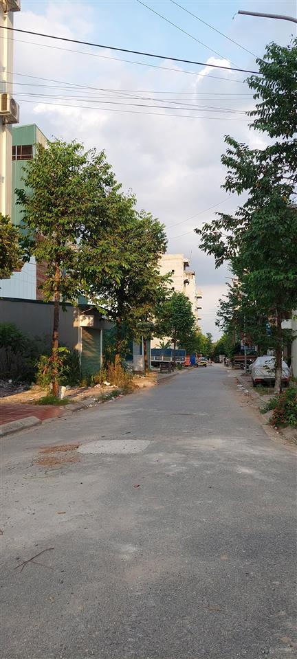 Bán gấp đất đấu giá biên giang ngay cầu mai lĩnh 100m ra ql6, ô tô tránh vỉa hè 60m2, chỉ 5.8 tỷ.