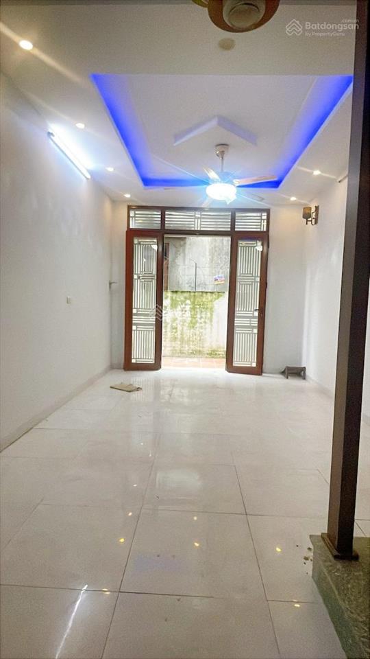Cực hiếm giá đầu tư nhà phố xốm ô tô đỗ cổng sát phố 30m2 xây 4 tầng chỉ 2.3 tỷ.