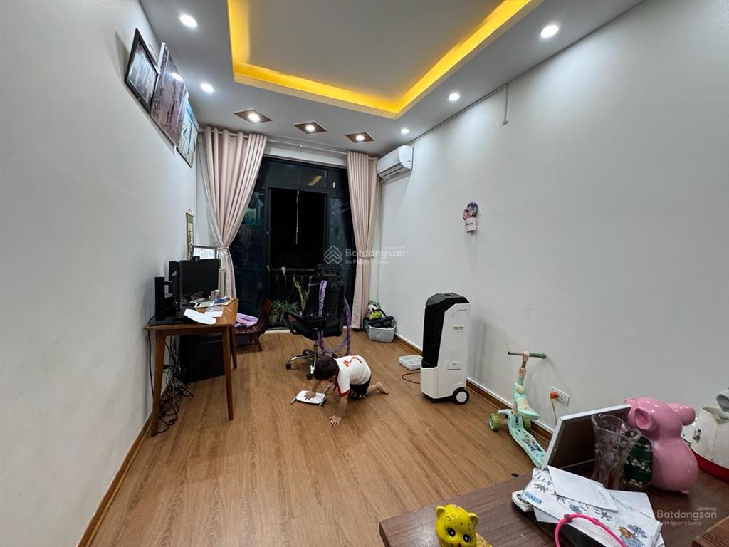 Bán nhà tân triều, 50m ra phố, hai thoáng trước sau 39m2 x4t chỉ 6.5 tỷ.