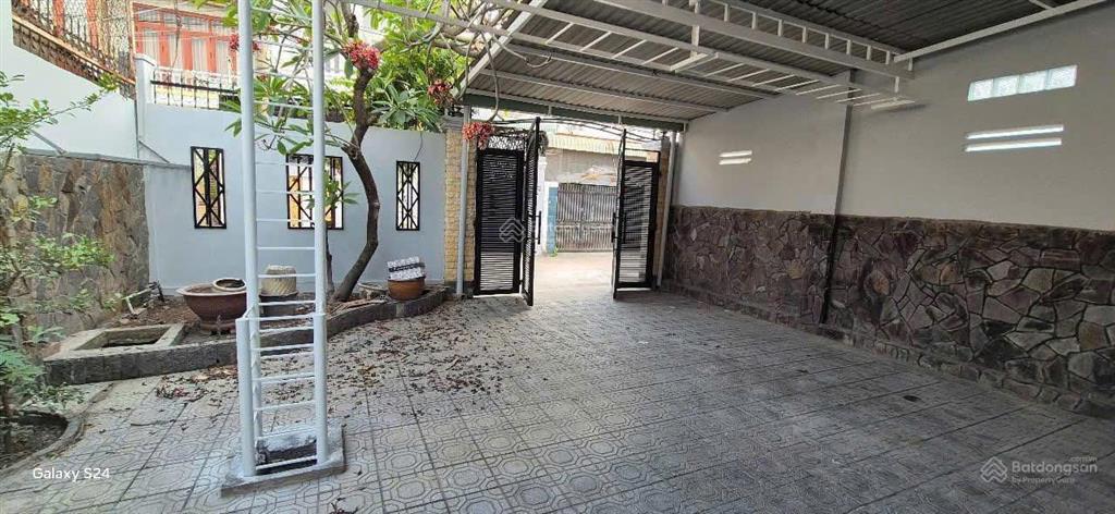 Cho thuê nhà nguyên căn p. tân hiệp gần b5, dt 160m2, có sân ô tô rộng, giá 7 triệu/tháng
