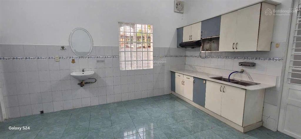 Cho thuê nhà nguyên căn p. tân hiệp gần b5, dt 160m2, có sân ô tô rộng, giá 7 triệu/tháng