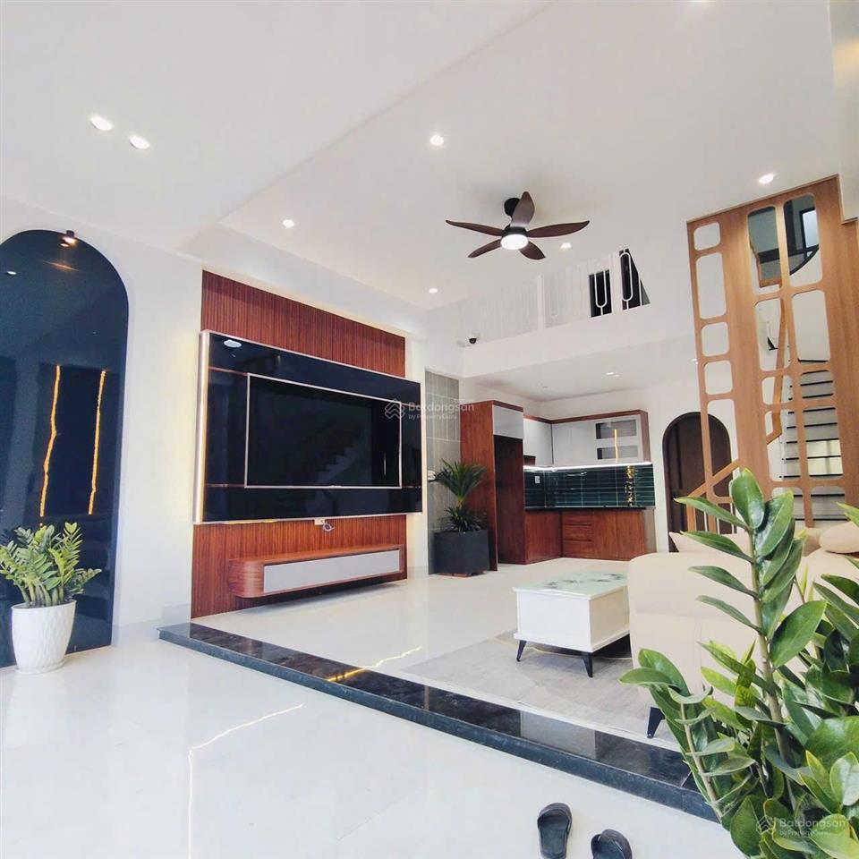Bán nhà lầu mới, sr,tc, sân oto, đường oto, gần chợ tân hiệp, chỉ 2tỷ850