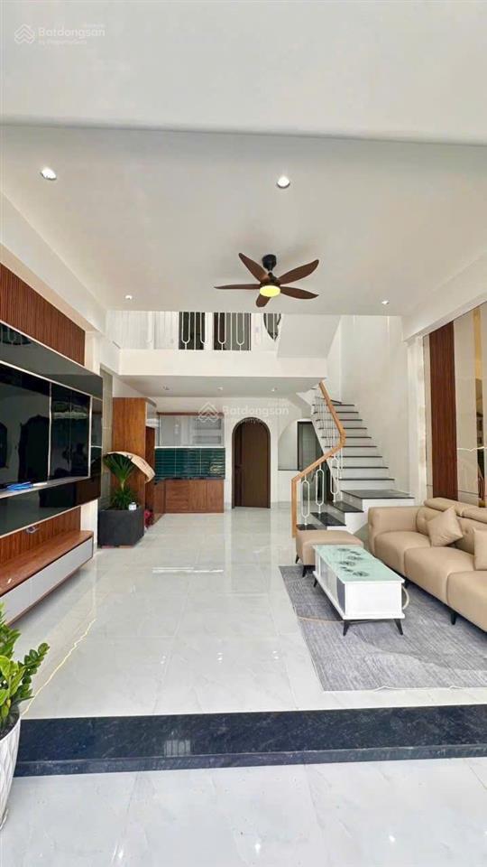 Bán nhà lầu mới, sr,tc, sân oto, đường oto, gần chợ tân hiệp, chỉ 2tỷ850