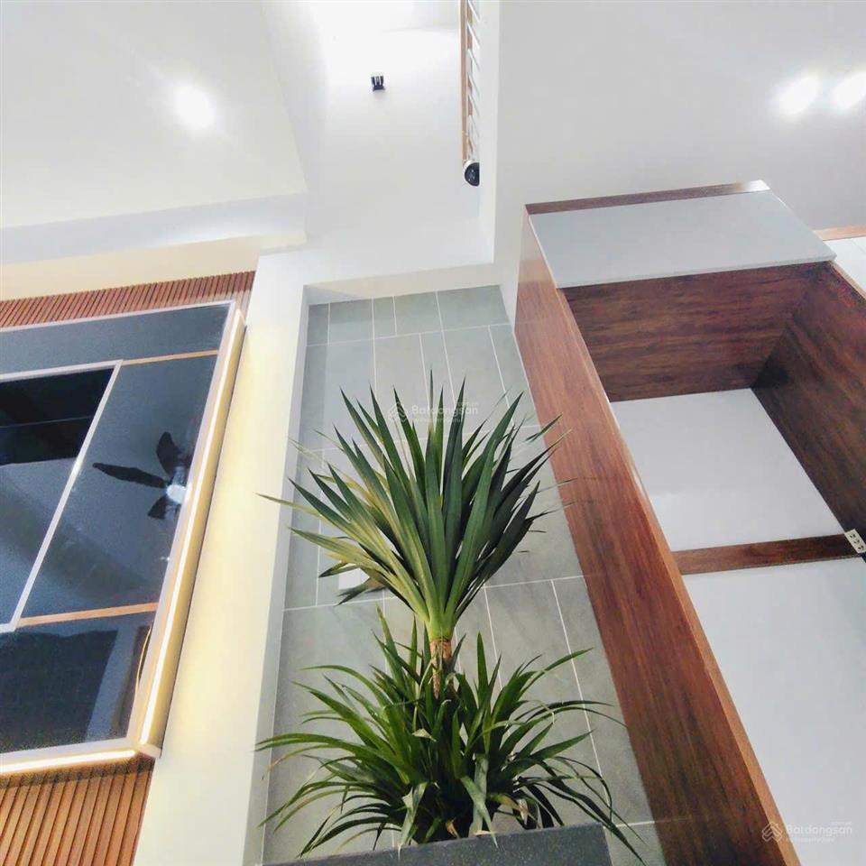 Bán nhà lầu mới, sr,tc, sân oto, đường oto, gần chợ tân hiệp, chỉ 2tỷ850