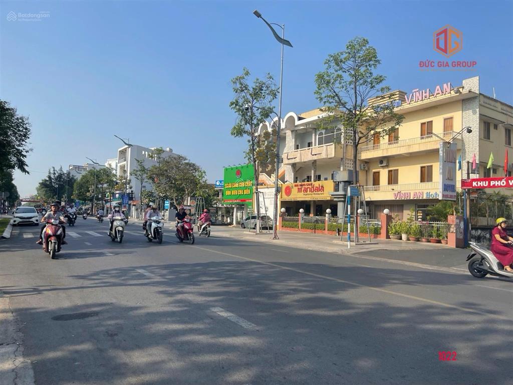 Cho thuê siêu vị trí căn góc 2 mặt tiền ngang 12m đường hà huy giáp  biên hòa