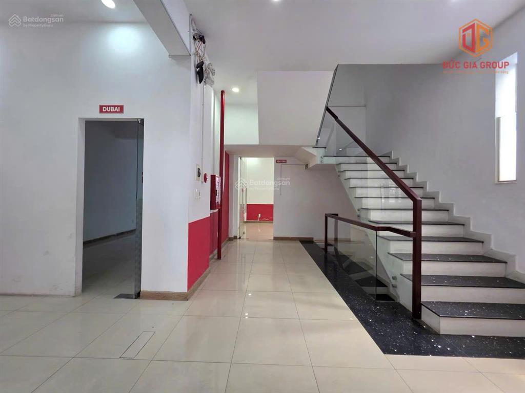 Cho thuê tòa nhà mặt tiền trấn biên 700m2 sử dụng ngay vincom giá cực tốt