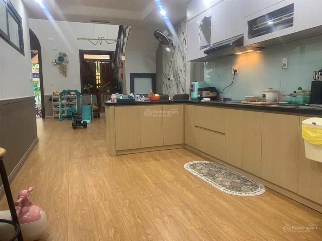 Biệt thự góc 3 mặt tiền, ngay chợ 26, tân phong, đường 7m thông chỉ 6,3 tỷ