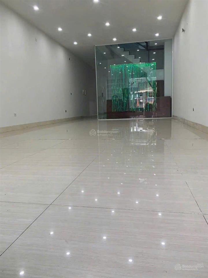 Cho thuê mặt bằng 150m đẹp lộng lẫy  ngay chợ lý văn sâm, p. tam hiệp
