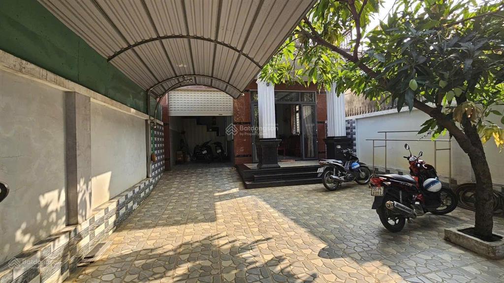 Bán 456m2 nhà + đất + 16 phòng trọ, gần siêu thị lotte, chỉ 12,99 tỷ