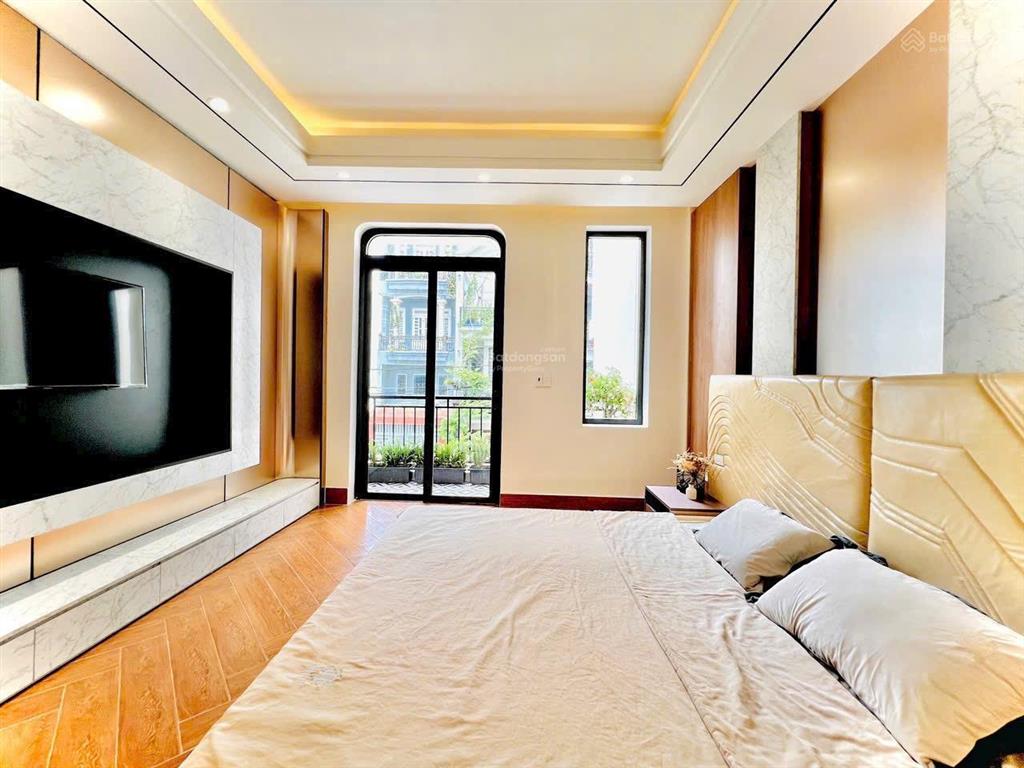 Nhà đẹp q12 gần tô ngọc vân 4x26m thang máy 8,589 tỷ
