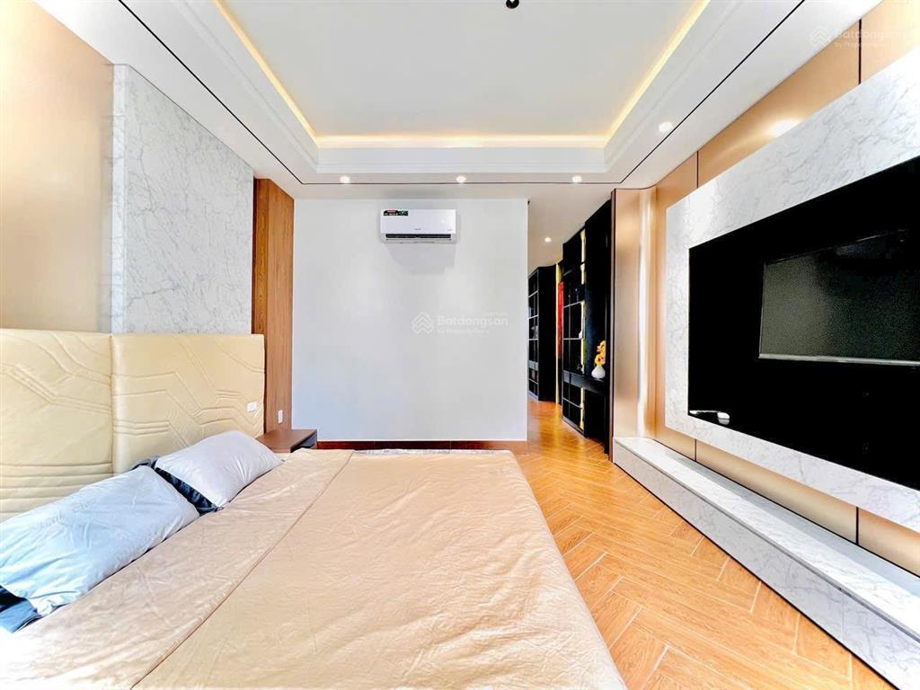 Nhà đẹp q12 gần tô ngọc vân 4x26m thang máy 8,589 tỷ