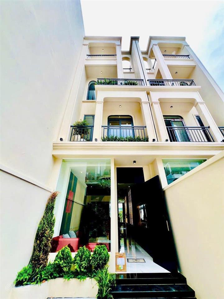 Nhà đẹp q12 gần tô ngọc vân 4x26m thang máy 8,589 tỷ