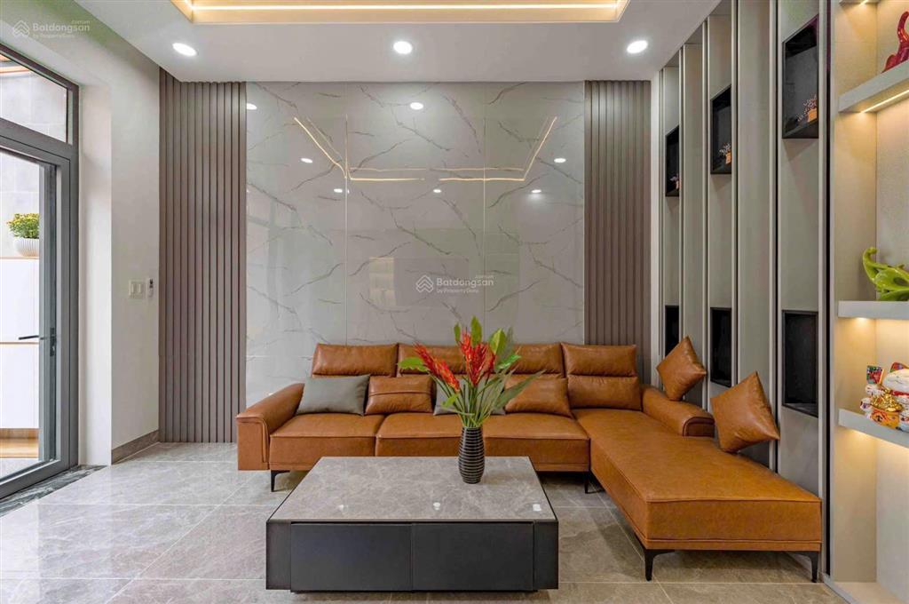 Nhà đẹp quận 12 4x22m hẻm 8m thông gara ô tô giảm 310tr