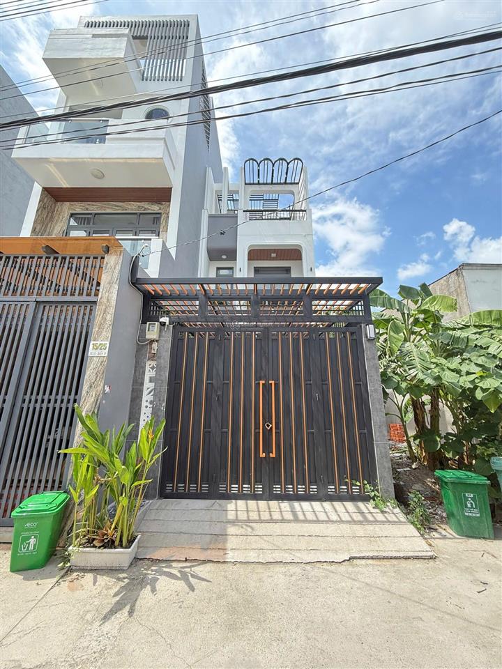 Nhà đẹp quận 12 4x22m hẻm 8m thông gara ô tô giảm 310tr