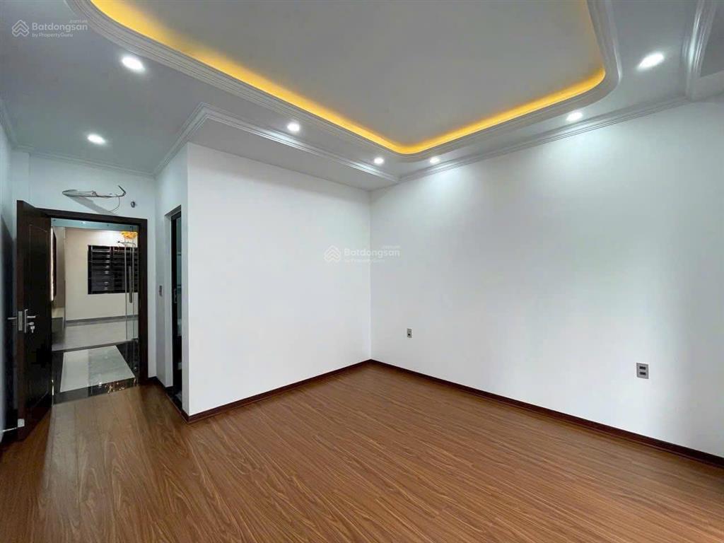 Bán nhà tuyến 2 lê hồng phong  hải an  hải phòng dt 60m2 ngang 4m x 5 tầng vỉa hè 5m