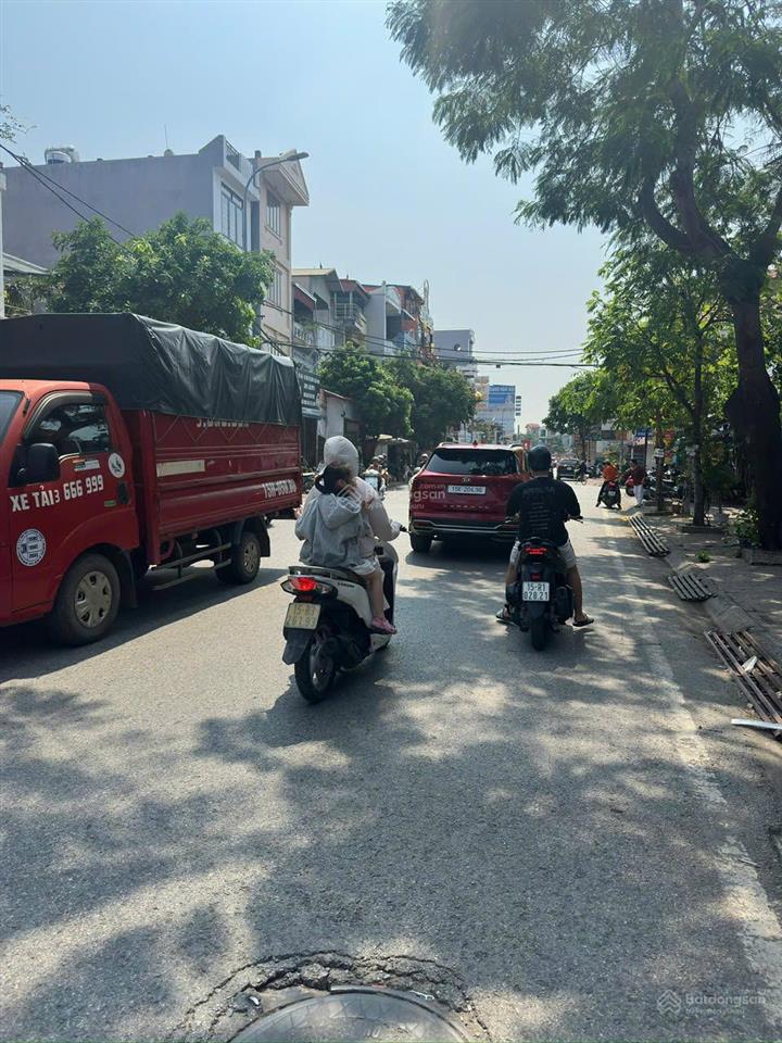 Bán đất tặng nhà mặt đường ngô gia tự đằng lâm hải an. diện tích 96m2, ngang 4,4m, hướng bắc.