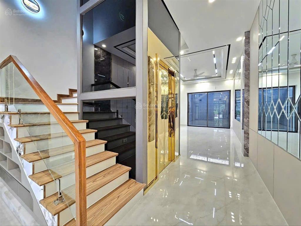 Nhà mặt đường tuyến 2 lê hồng phong hải an, hải phòng gần vòng xuyến lê hồng phong ngô gia tự