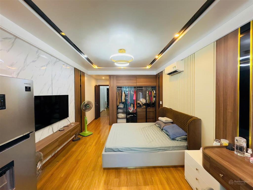 Nhà đẹp thang máy full nội thất khu vực lê hồng phong