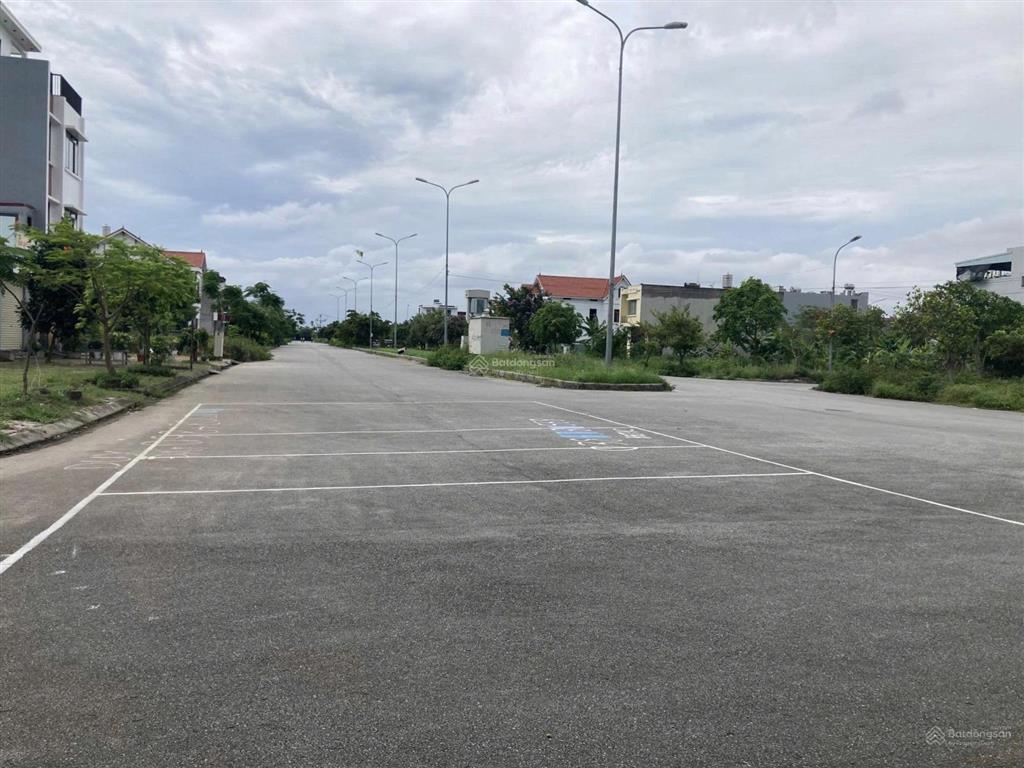 Đất tái định cư tràng cát 75m2 , đường rộng 12m khu đông dân