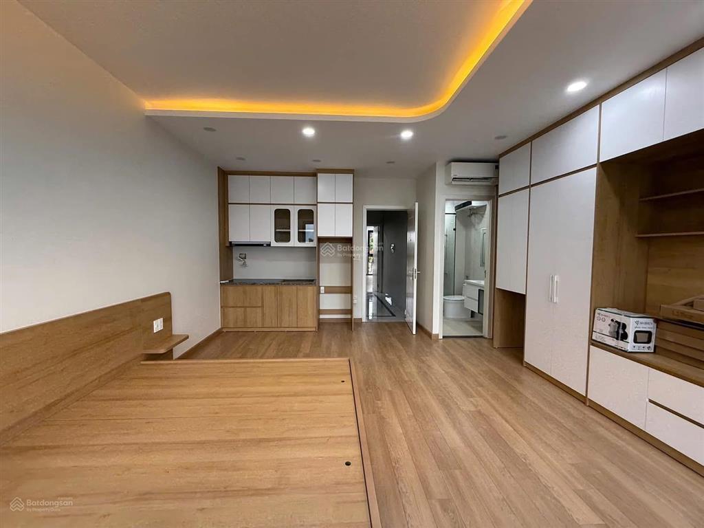 Cho thuê căn shophouse 90m mặt đường hạnh phúc, vinhomes vũ yên