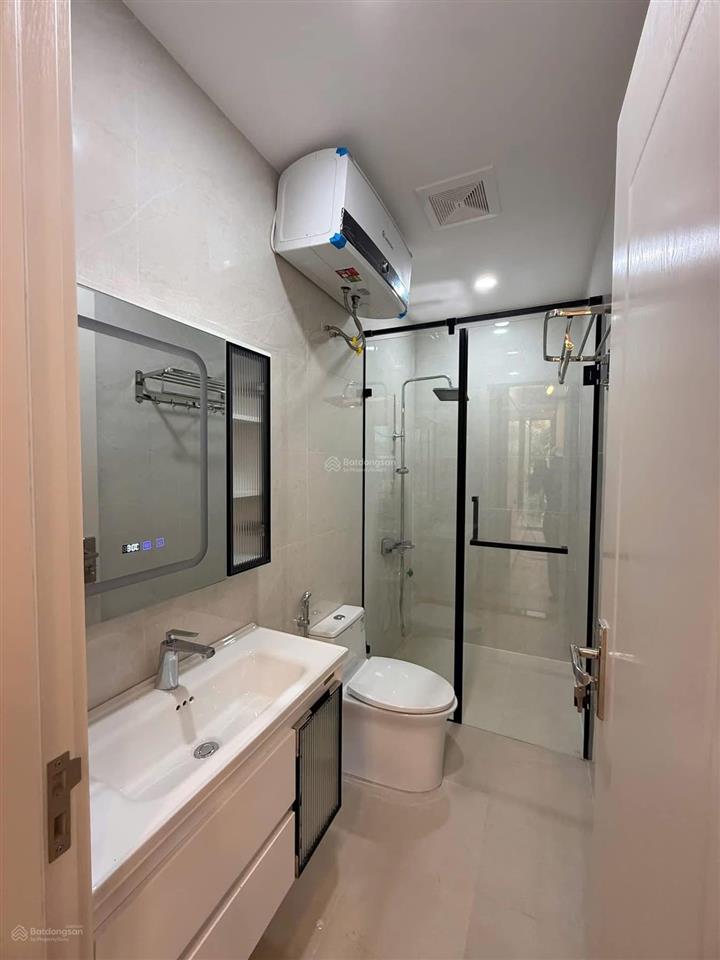 Cho thuê căn shophouse 90m mặt đường hạnh phúc, vinhomes vũ yên