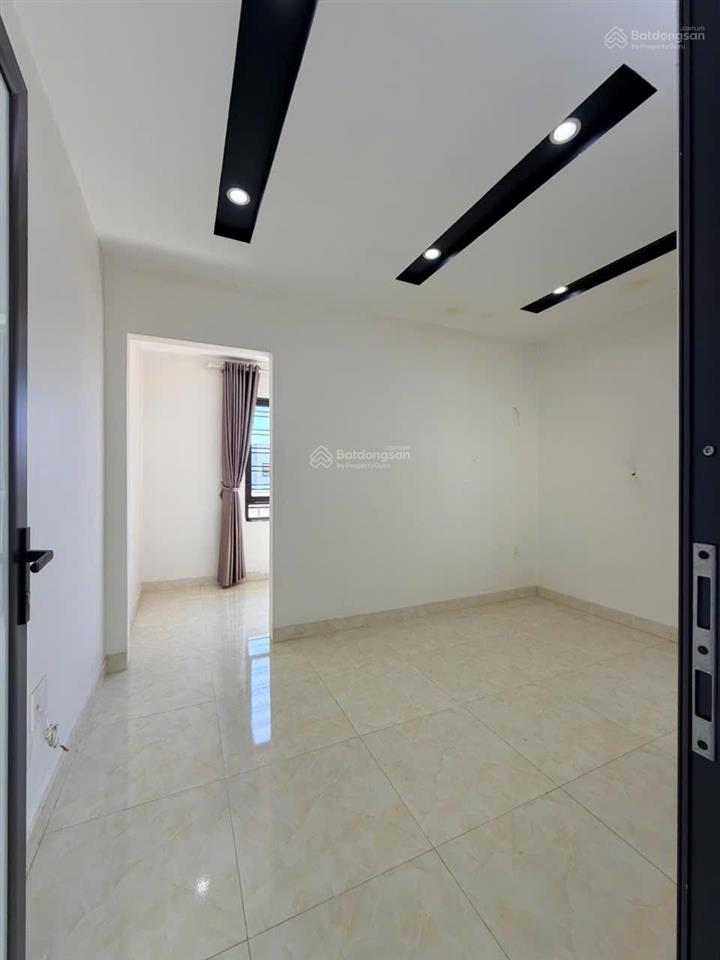 Giảm 400tr! nhà xây độc lập, mặt ngõ thông ra 522 ngô gia tự