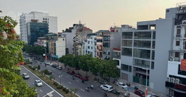 Bán gấp nhà mặt phố ngô gia tự, nhà 2 mặt tiền, mặt tiền 7.5m, sẵn sổ, chính chủ bán giá tốt