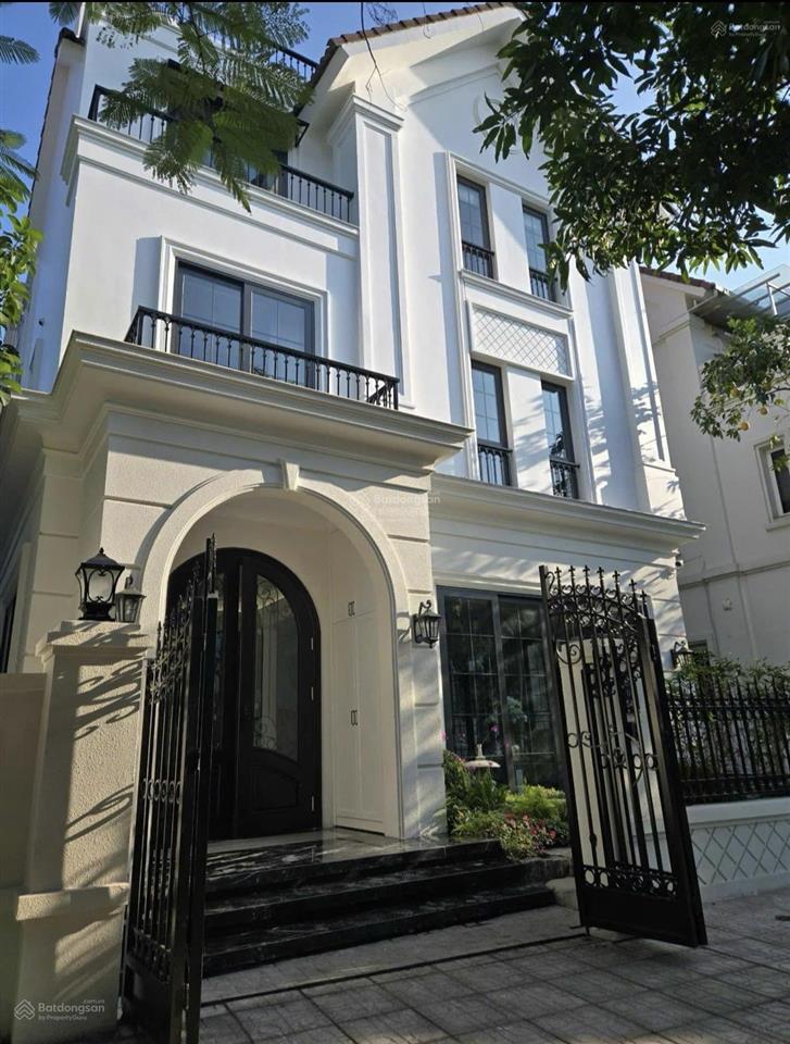 Cần bán căn biệt thự vinhomes riverside mặt đường nguyễn lam, tiểu khu phong lan, kd sầm uất