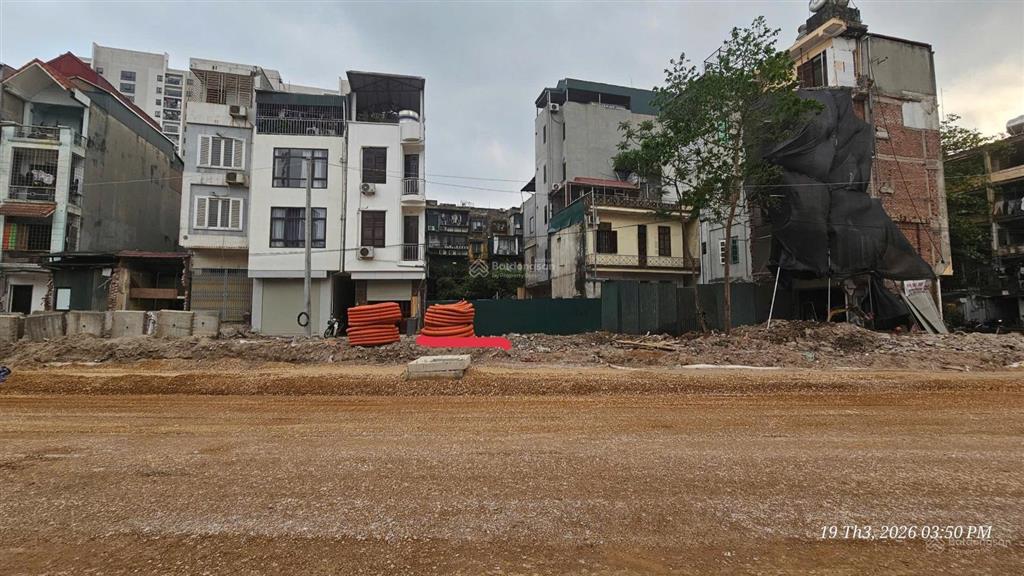 Mặt phố đê la thành đã ra mặt đường 60m