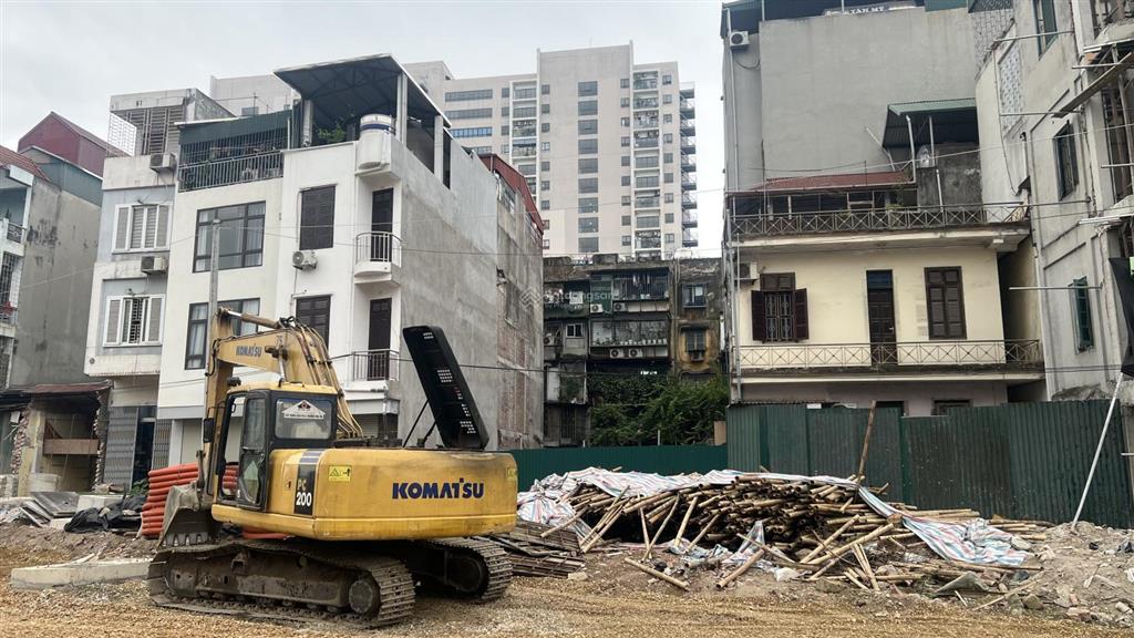 Mặt phố đê la thành đã ra mặt đường 60m