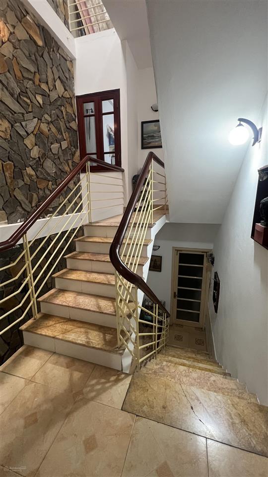 Cho thuê phòng 25m2 full đồ sạch sẽ. ưu tiên nữ ở