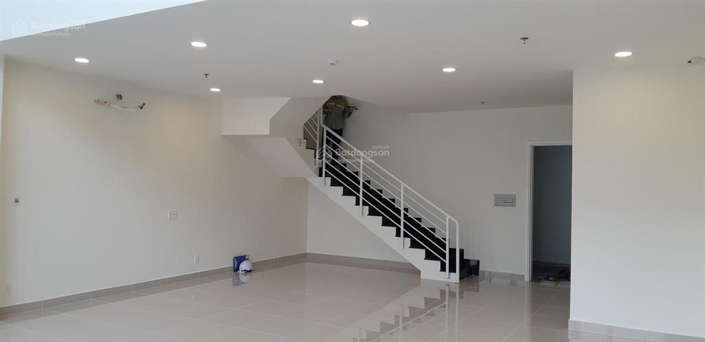 Cho thuê shophouse lavita garden. diện tích 111m2 giá 19tr/tháng.  0909 333 *** duyên