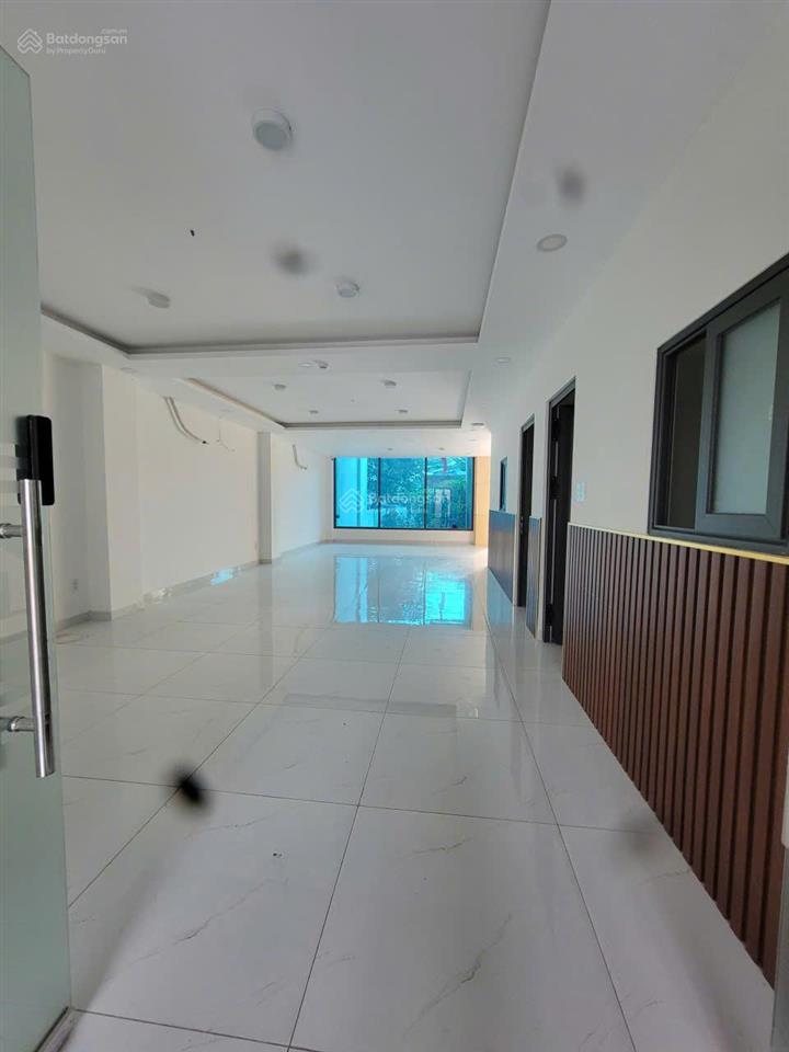 Cho thuê sàn tầng trệt tòa nhà văn phòng đẹp, mt đường vườn lài, 25 triệu, 230m2, nhiều tiện ích
