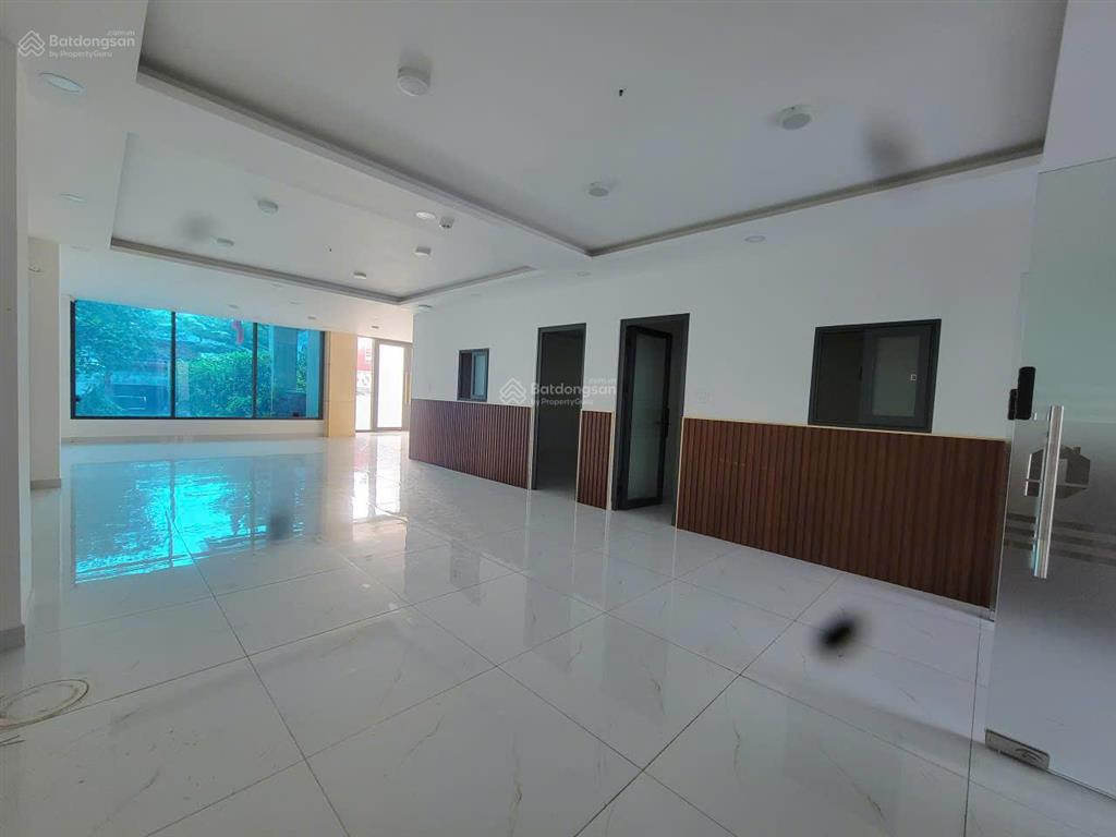 Cho thuê sàn tầng trệt tòa nhà văn phòng đẹp, mt đường vườn lài, 25 triệu, 230m2, nhiều tiện ích