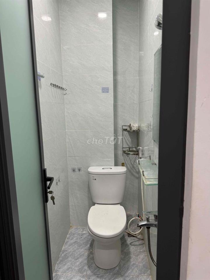 phòng cho thuê giá rẻ free nước, wifi, wc trong phòng