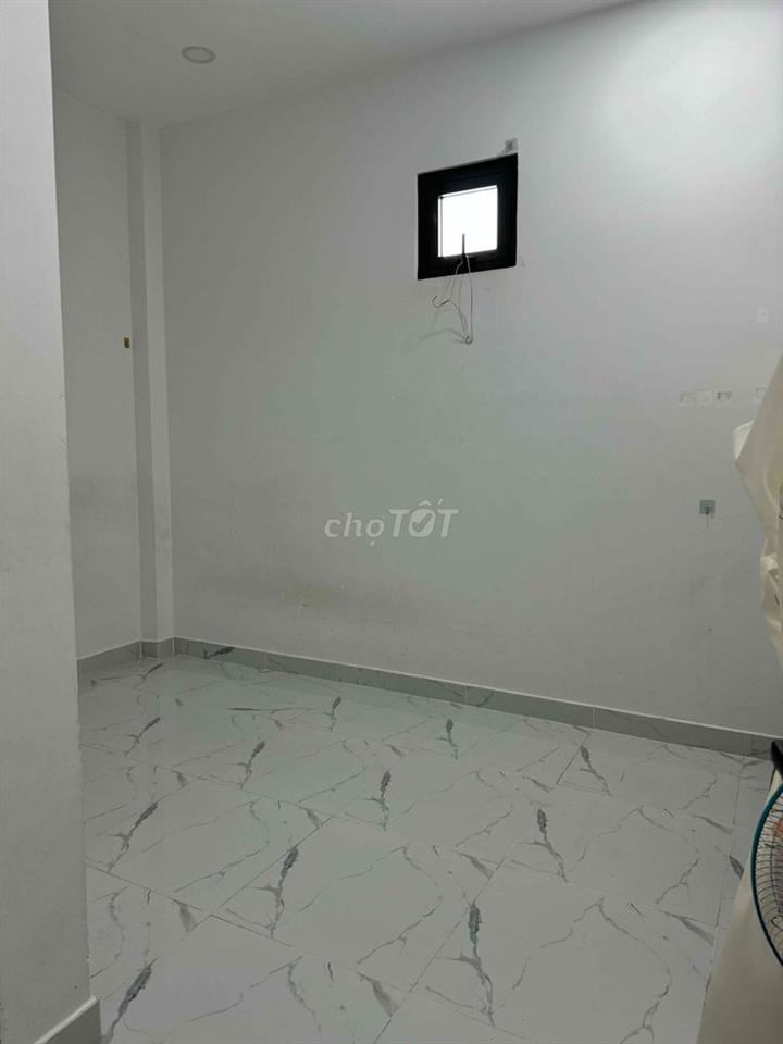 phòng cho thuê giá rẻ free nước, wifi, wc trong phòng
