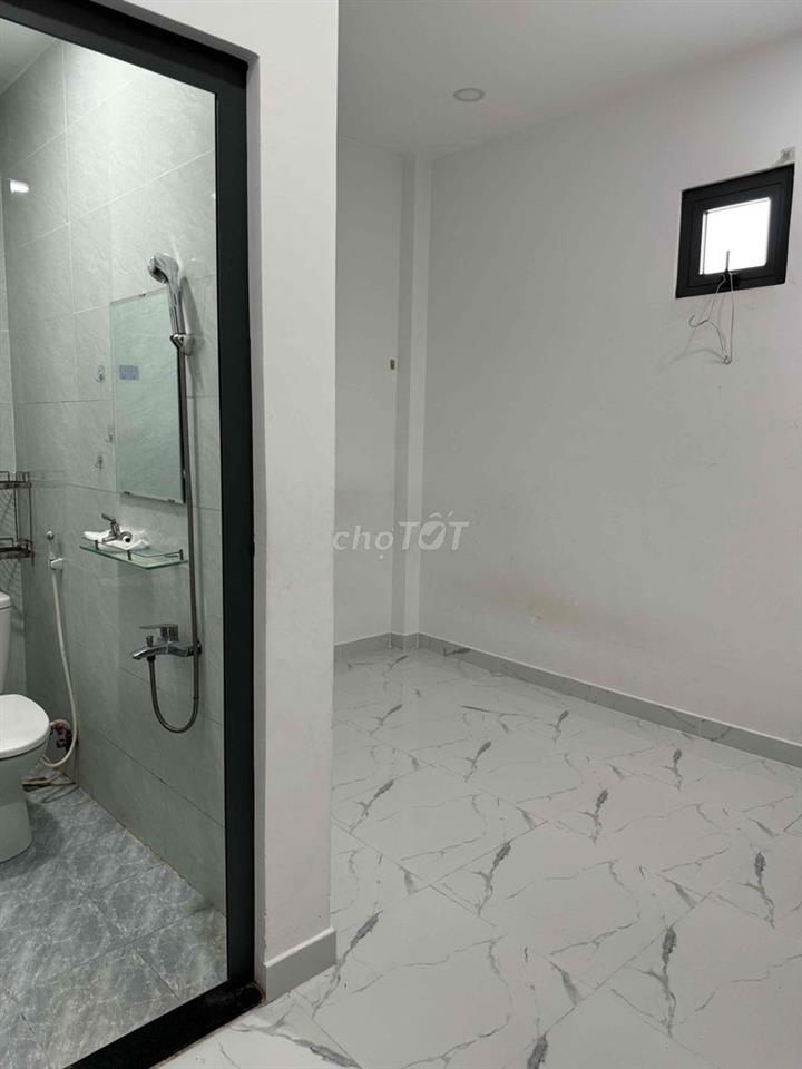 phòng cho thuê giá rẻ free nước, wifi, wc trong phòng