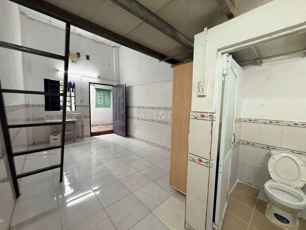 cần cho thuê phòng trọ ngay cao đẳng Vinatex.chơ bến đò