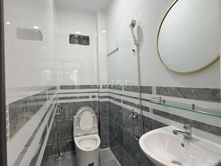 cần cho thuê nhà mặt tiền đường phạm văn đồng gần gigamall