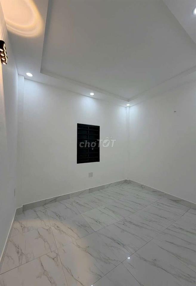 cần cho thuê nhà mặt tiền đường phạm văn đồng gần gigamall