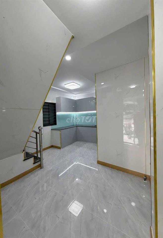 cần cho thuê nhà mặt tiền đường phạm văn đồng gần gigamall