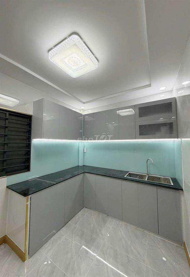 cần cho thuê nhà mặt tiền đường phạm văn đồng gần gigamall