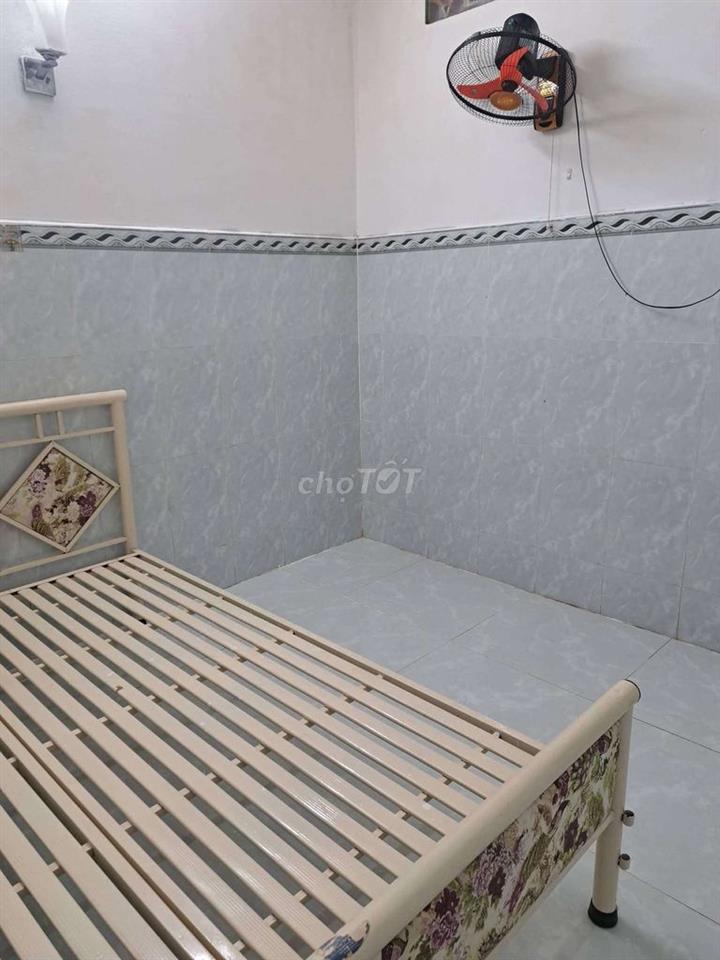 cần cho thuê nhà nguyên căn.3phong ngủ linh đông