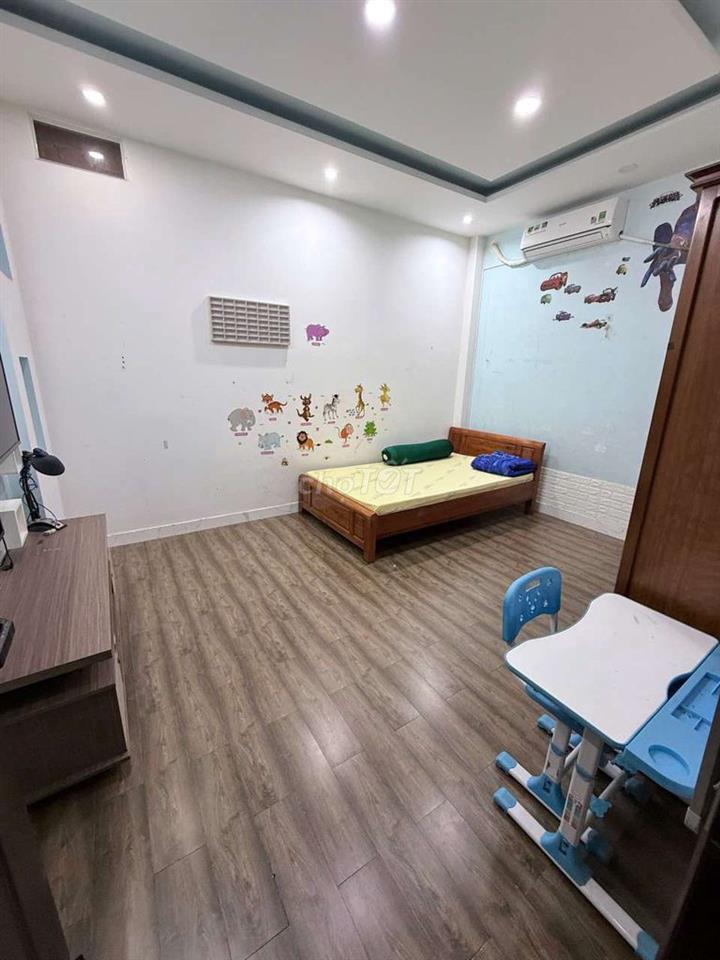 cần cho thuê căn hộ .full nội thất.khu hồng long.hiệp bình